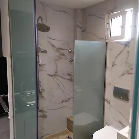 Periklis Pensión 3*